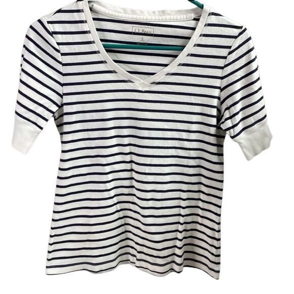 L.L. Bean Womens Pullover Striped  VNeck Top Size Small Nautical Blue and White - Picture 1 of 6